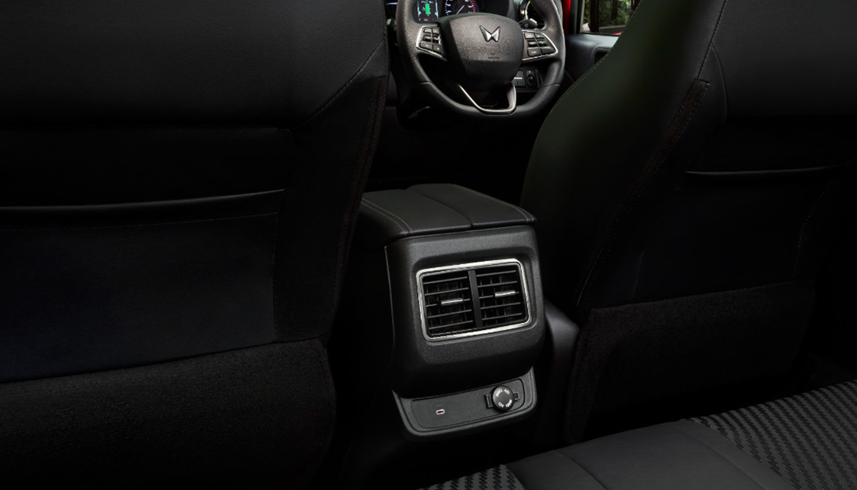 2025-Mahindra-Thar-Facelift-Interior-India-2-1759646582.jpg