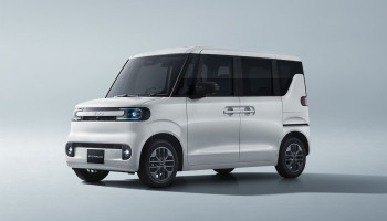 BYD Unveils Racco Electric Kei Car at Japan Mobility Show 2025