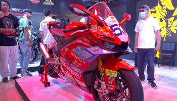 ZXMoto ZX820RR Launched at Rs 38 Lakh: 818cc Three-Cylinder Supersport Enters Nepal