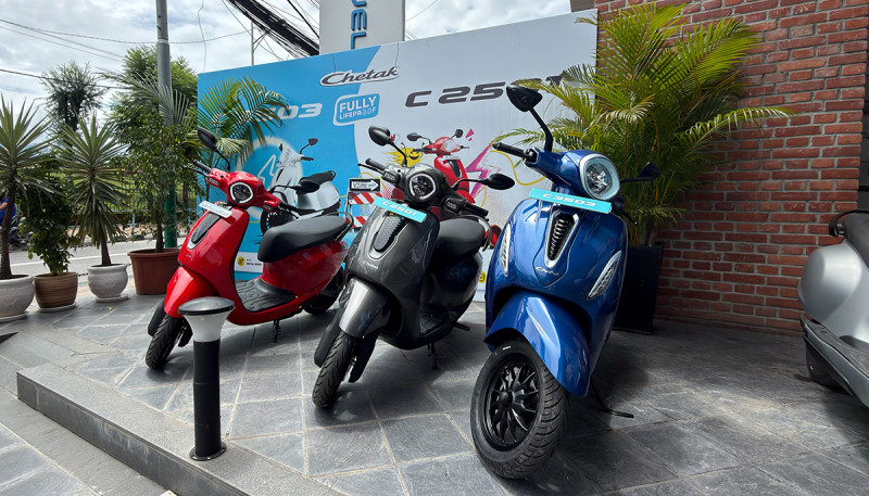 Bajaj Chetak Festive Five Offer Brings Up to Rs 1 Lakh Cashback in Nepal