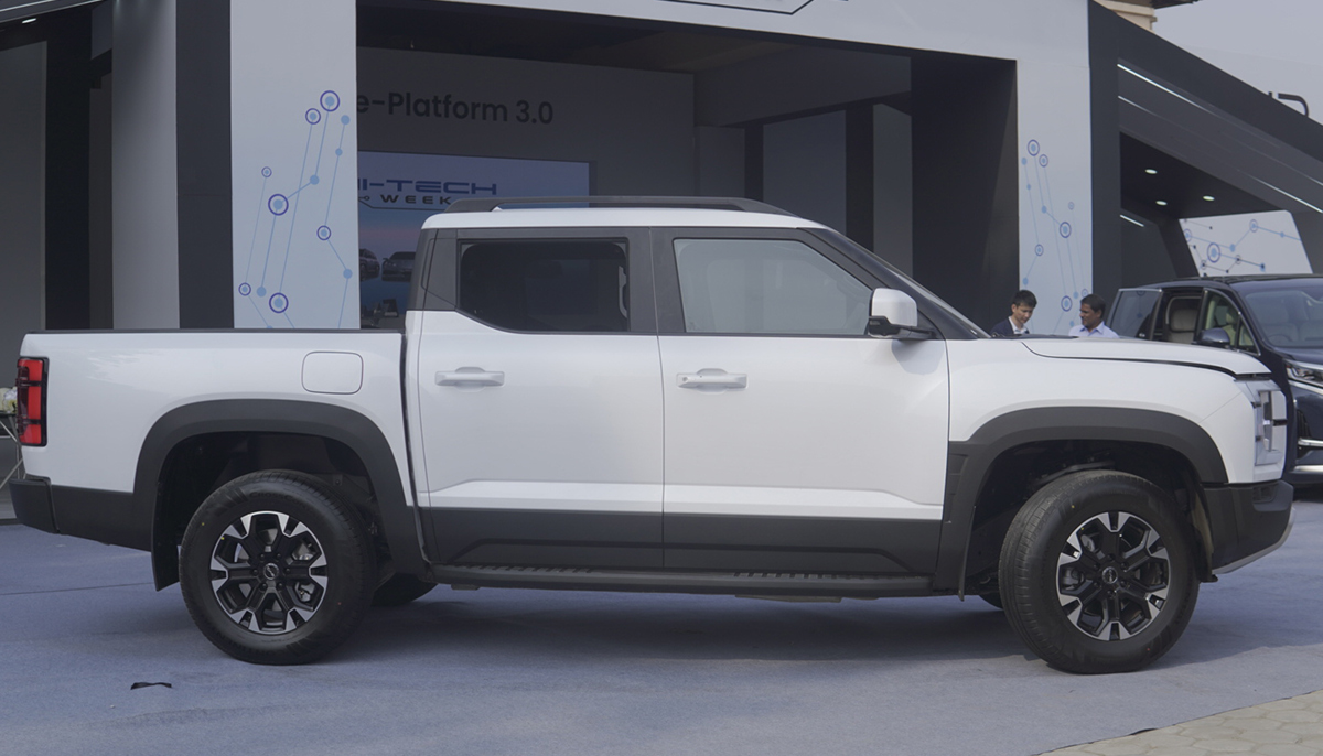 BYD-Shark-6-pickup-truck-nepal-2-1740645190.jpg
