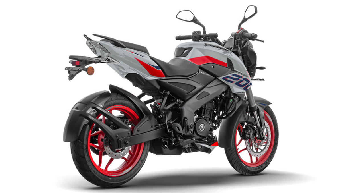 New-Bajaj-Pulsar-NS200-India-4-1793002895.jpg