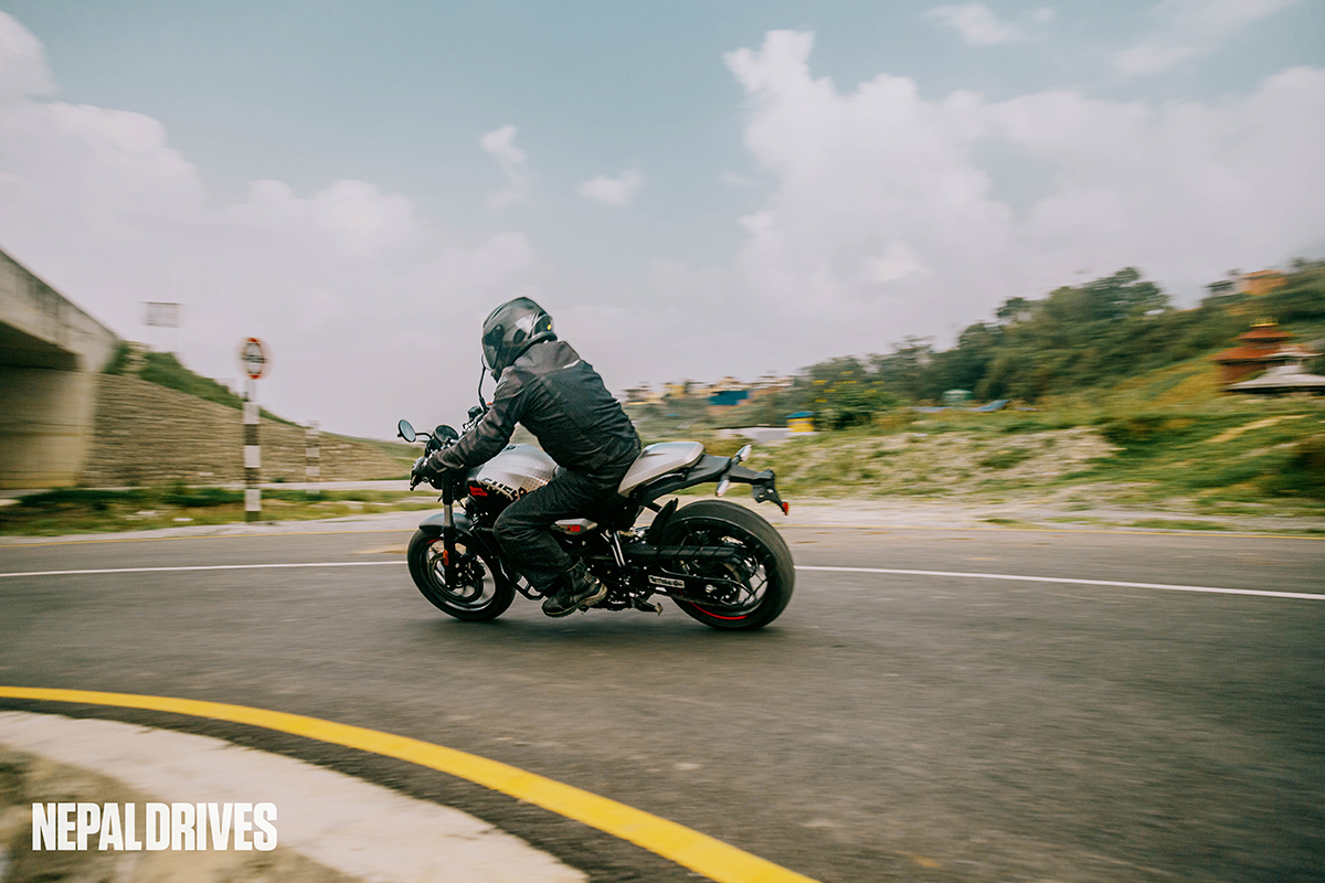 Royal-Enfield-Guerrilla-450-Nepal-Review-Price-15-1789455199.jpg