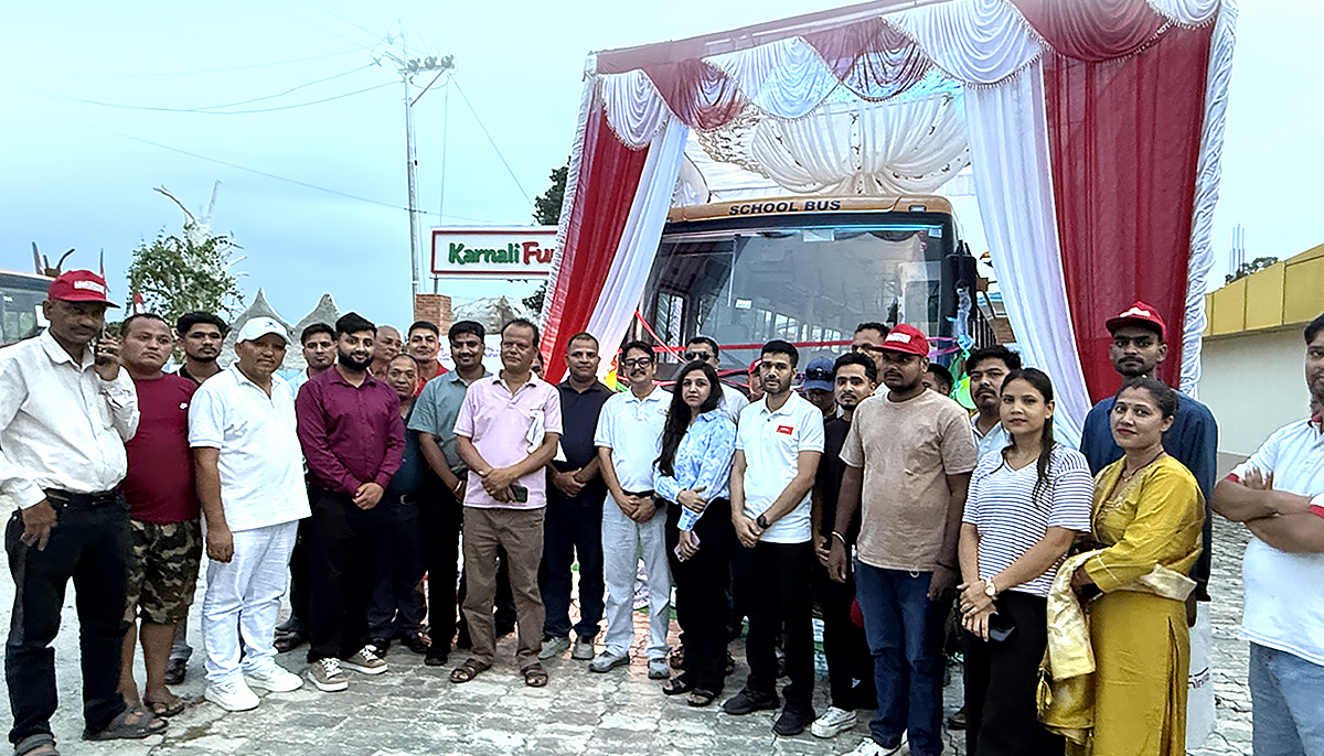 SML-Mahindra-Hiroi-School-Bus-Nepal-launch-1-1784531080.jpg