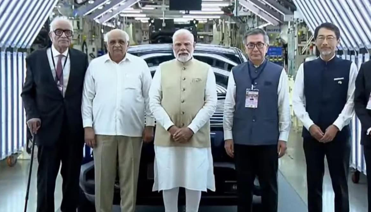 Suzuki-e-Vitara-Production-India-PM-modi-2-1756220054.jpg