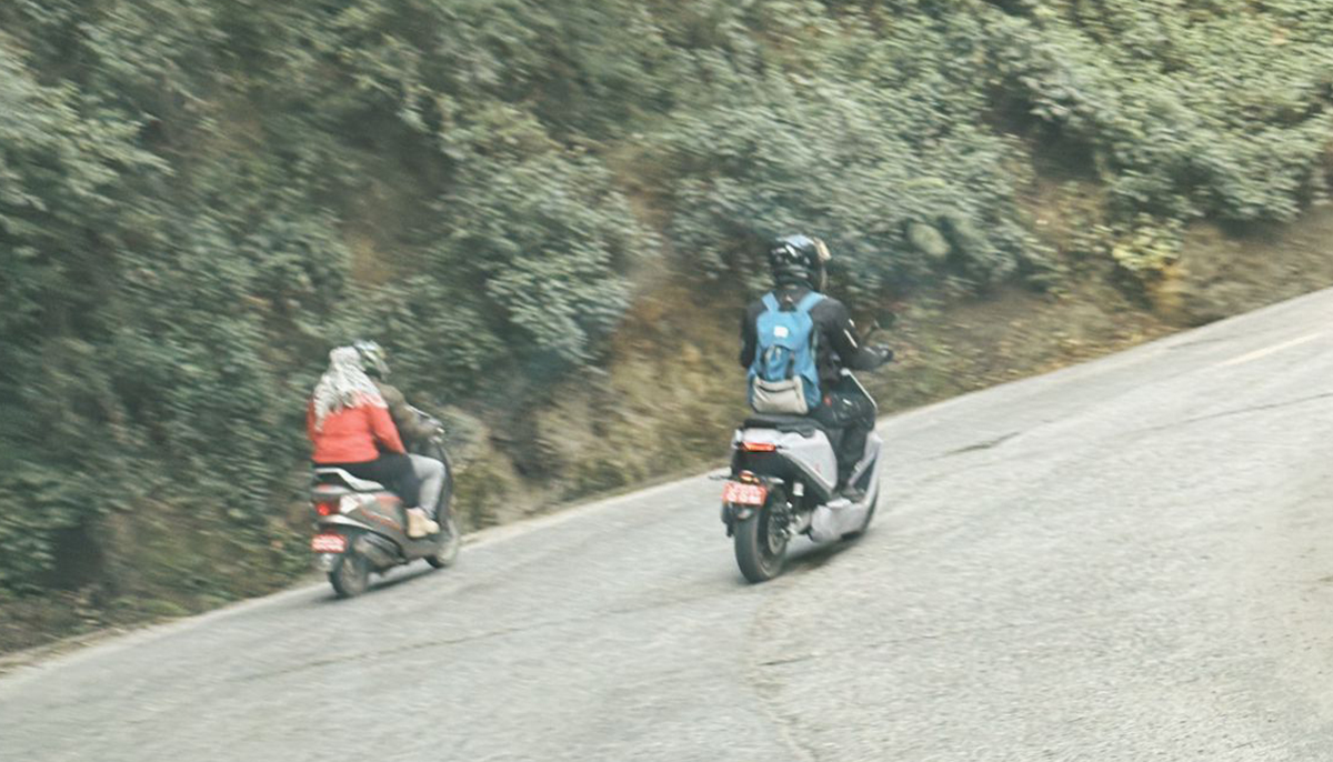 yatri-p2-electric-scooter-spotted-nepal-3-1767273227.jpg